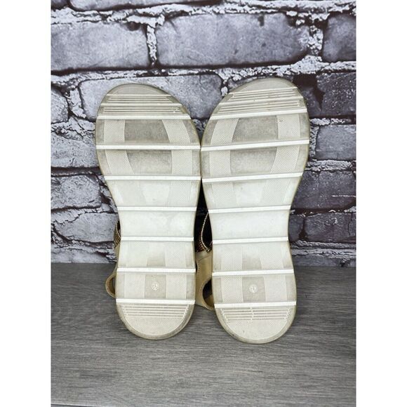 Fantasy Sandals Tan Nubuck Fabric Cross Strap Wedge Flex Sole Women’s 39EU/8.5US - Picture 15 of 16